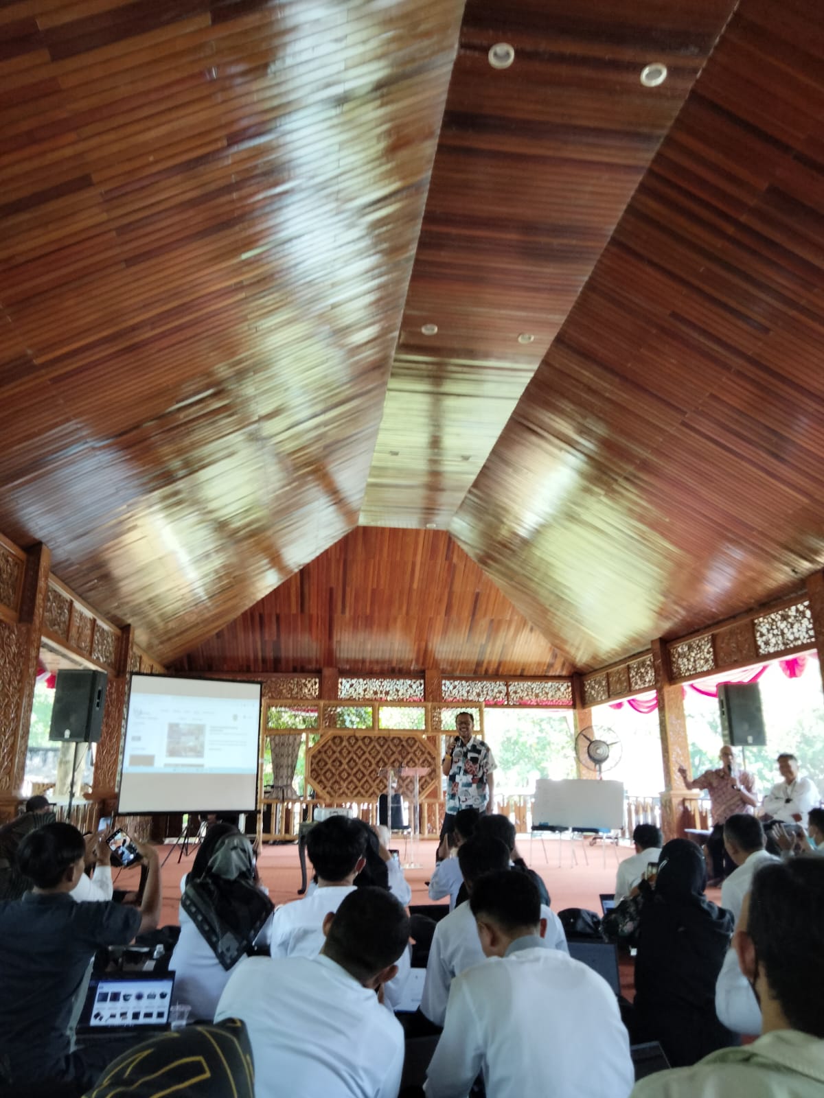 Pelatihan Jurnalistik dan Pelatihan Digital Marketing Webdesaku Yang Diikuti Oleh Operator Desa Se-Kabupaten Purwakarta